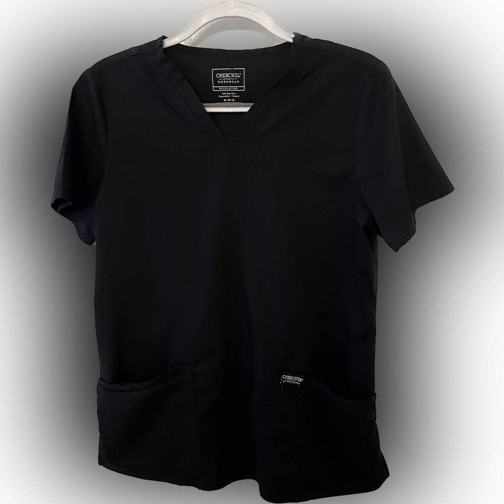Women’s Cherokee Workwear Short Sleeve Scrub Top. Size M. Color Black.